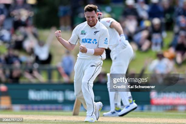 Matt Henry of New Zealand celebrates after dismissing Alex Carey of Australia which was then overturned by DRS during day four of the Second Test in...