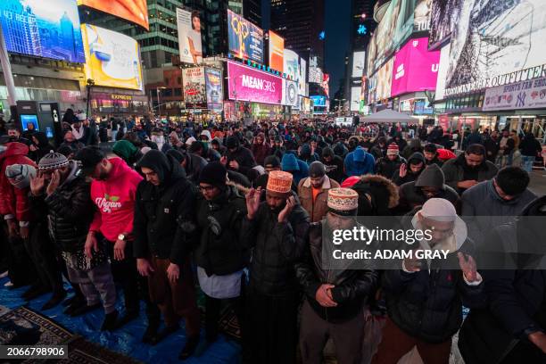 296,874 New York City Times Square Stock Photos, High-Res Pictures, and  Images - Getty Images