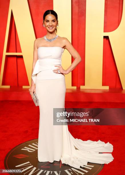 Actress Olivia Munn attends the Vanity Fair Oscars Party at the Wallis Annenberg Center for the Performing Arts in Beverly Hills, California, on...