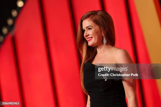 Isla Fisher at the 2024 Vanity Fair Oscar Party held at the Wallis Annenberg Center for the Performing Arts on March 10, 2024 in Beverly Hills,...