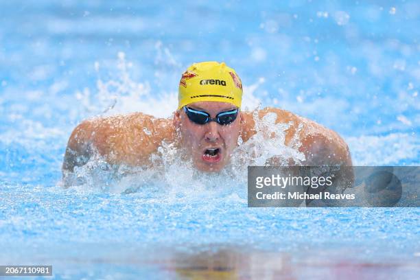 Chase Kalisz competes in the Men's 400 Meter IM Final on Day 2 of the TYR Pro Swim Series Westmont at FMC Natatorium on March 07, 2024 in Westmont,...