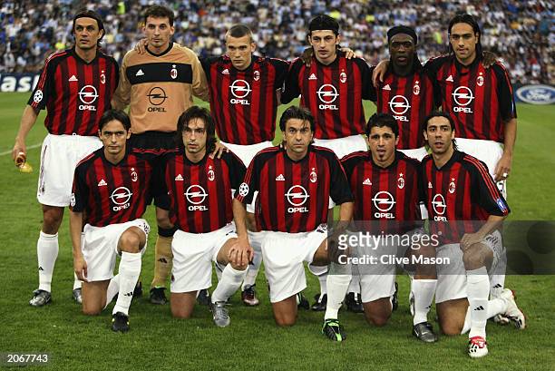 Milan players team line-up before the UEFA Champions League semi final second leg match between Inter Milan and AC Milan on May 13, 2003 at the San...