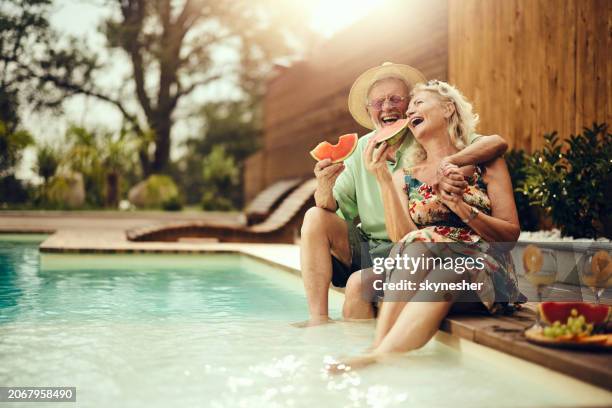 Eating In The Pool 3,274 Eating Swimming Pool Stock Photos, High-Res Pictures, and Images ...