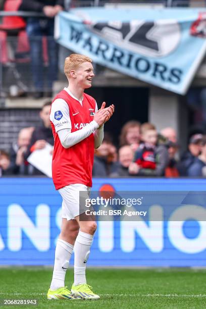 Kees Smit of AZ Alkmaar applauds for the fans during the Dutch Eredivisie match between AZ Alkmaar and Excelsior Rotterdam at AFAS Stadion on March...