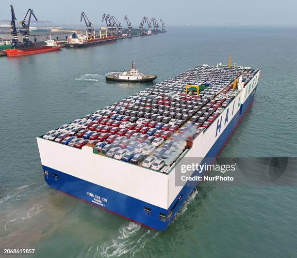 Car Loading Ship 833 Cargo Ship Carrying Cars Stock Photos, High-Res Pictures, and ...