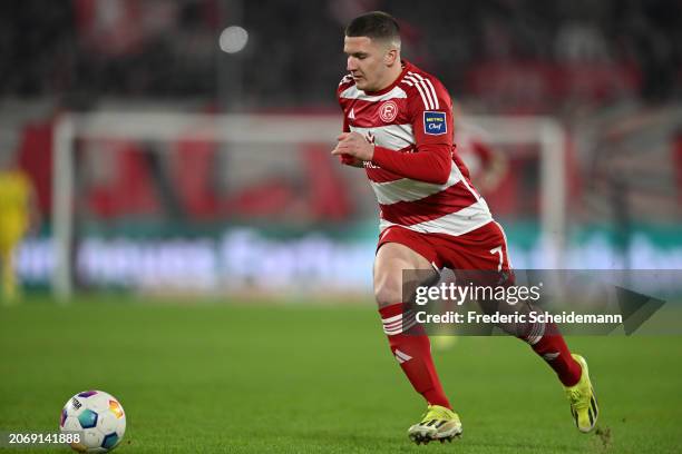 Christos Tzolis of Duesseldorf runs with the ball during the Second Bundesliga match between Fortuna Düsseldorf and Hamburger SV at Merkur...