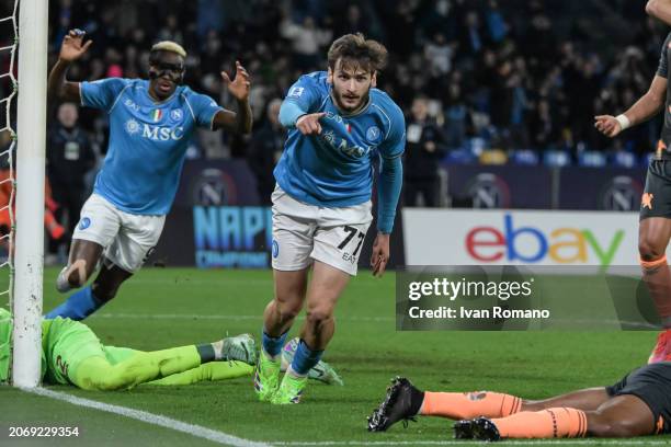 Khvicha Kvaratskhelia of SSC Napoli celebrates after scoring a goal to make it 1-0 during the Serie A TIM match between SSC Napoli and Torino FC -...