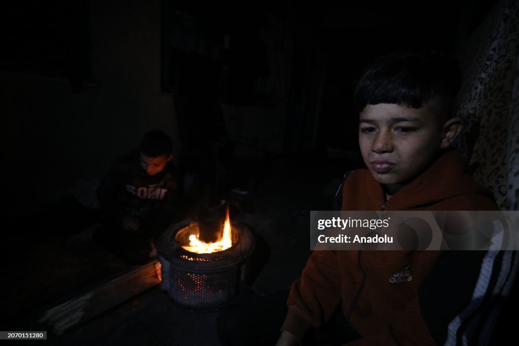 Sahur meal of Ramadan in a shelter on Gaza as Israeli attacks continue