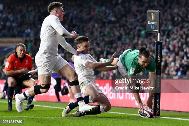 James Lowe of Ireland scores his team's first try during the Guinness Six Nations 2024 match between England and Ireland at Twickenham Stadium on...