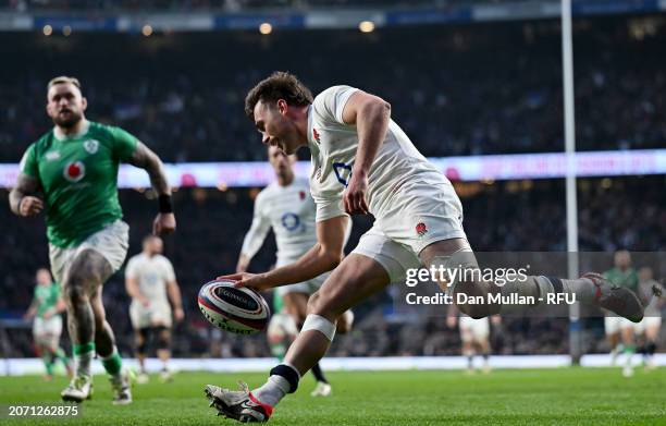 George Furbank of England scores his team's second try during the Guinness Six Nations 2024 match between England and Ireland at Twickenham Stadium...