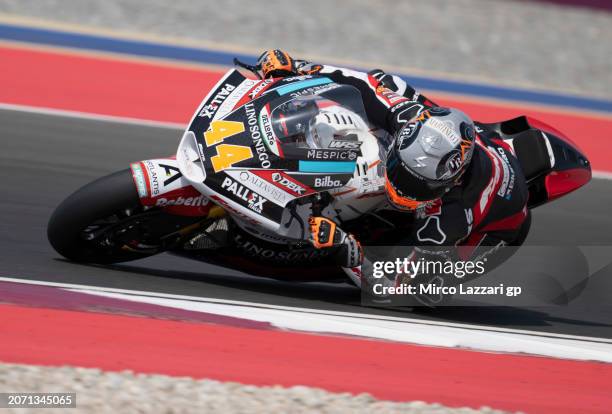 Aron Canet of Spain and Fantic Racing rounds the bend during the Moto2 practice during the MotoGP Of Qatar - Qualifying at Losail Circuit on March...