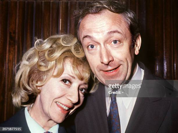 Photo prise en avril 1969 à Paris de l'acteur, réalisateur et scénariste Robert Dhéry, avec son épouse Colette Brosset. La comédienne et scénariste...