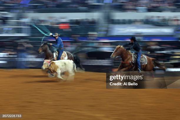 Colton Allen Roping 1,179 Rodeo Team Roping Stock Photos, High-Res Pictures, and Images ...