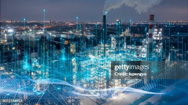smart industry in refinery - fühler stock-fotos und bilder