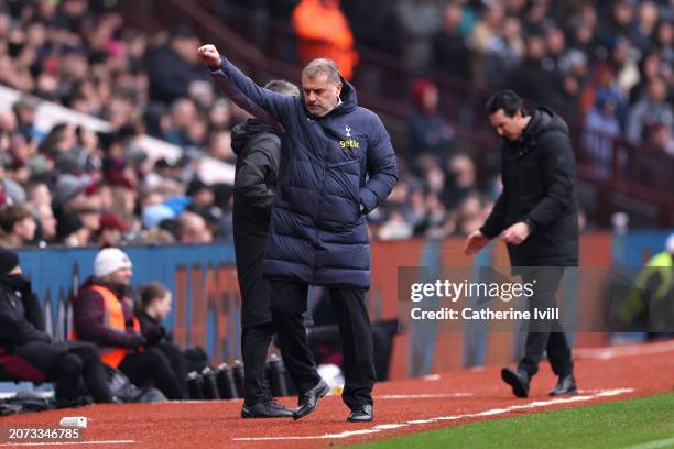 Ange Postecoglou, Manager of Tottenham Hotspur, celebrates after Brennan Johnson of Tottenham Hotspur scores his team's second goal during the...