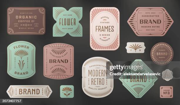 ilustraciones, imágenes clip art, dibujos animados e iconos de stock de etiquetas, insignias y marcos - art deco flowers