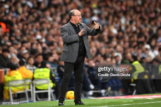 Rafa Benitez, Head Coach of Celta Vigo, gives the team instructions during the LaLiga EA Sports match between Real Madrid CF and Celta Vigo at...