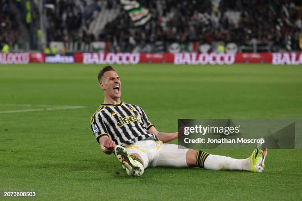 Arkadiusz Milik of Juventus celebrates after scoring to give the side a 2-1 lead during the Serie A TIM match between Juventus and Atalanta BC -...