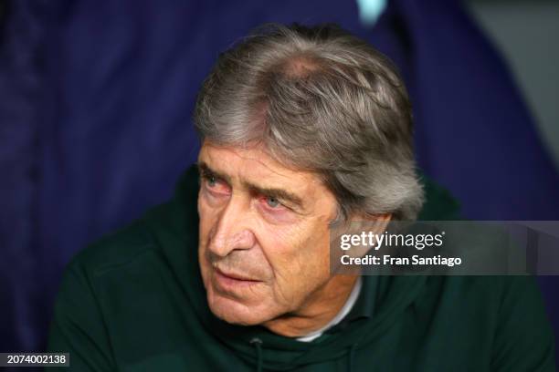 Manuel Pellegrini, Head Coach of Real Betis, looks on prior to the LaLiga EA Sports match between Real Betis and Villarreal CF at Estadio Benito...