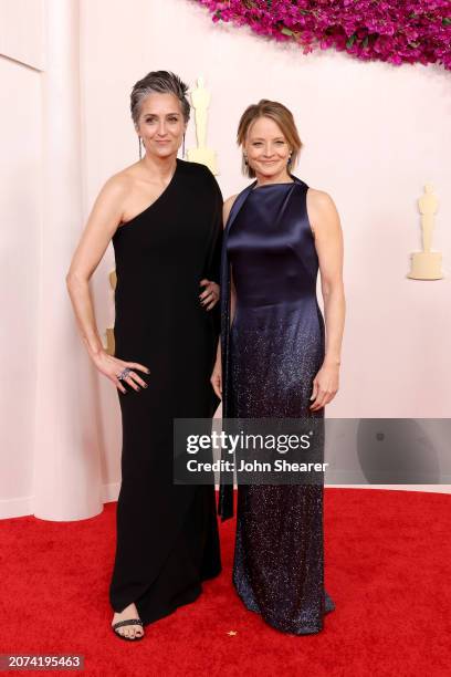 Alexandra Hedison and Jodie Foster attend the 96th Annual Academy Awards on March 10, 2024 in Hollywood, California.