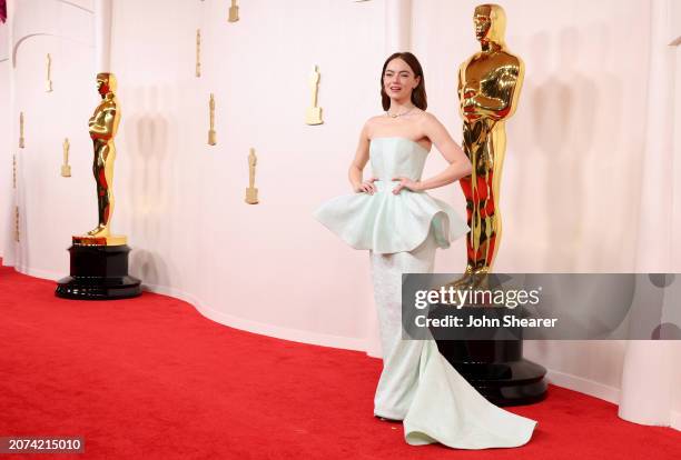 Emma Stone attends the 96th Annual Academy Awards on March 10, 2024 in Hollywood, California.