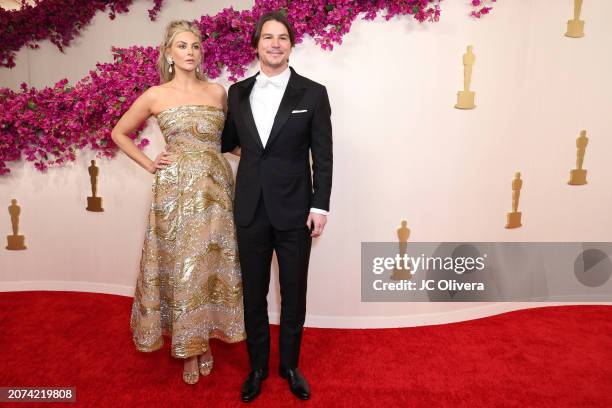 Tamsin Egerton and Josh Hartnett attend the 96th Annual Academy Awards on March 10, 2024 in Hollywood, California.