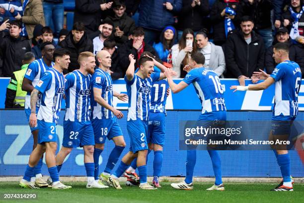 Andoni Gorosabel of Deportivo Alaves celebrates after scoring goal during the LaLiga EA Sports match between Deportivo Alaves and Rayo Vallecano at...