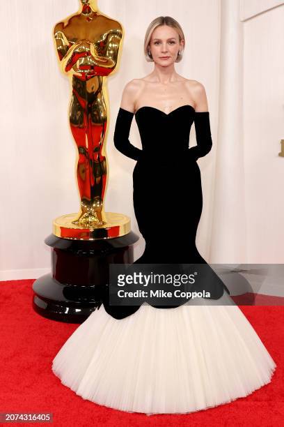 Carey Mulligan attends the 96th Annual Academy Awards on March 10, 2024 in Hollywood, California.