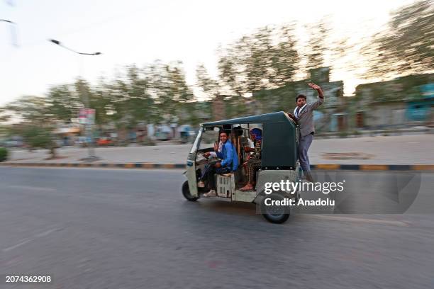 Pakistan Razi Ricksha 1,949 Pakistani Rickshaw Stock Photos, High-Res Pictures, and Images ...