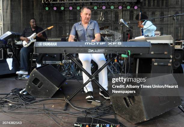 56 Alex Bugnon Photos & High Res Pictures - Getty Images
