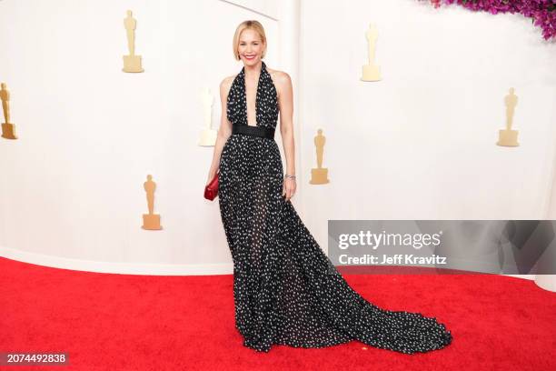 Leslie Bibb attends the 96th Annual Academy Awards at Dolby Theatre on March 10, 2024 in Hollywood, California.