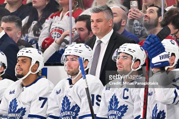 Head coach of the Toronto Maple Leafs Sheldon Keefe handles the bench during the second period against the Montreal Canadiens at the Bell Centre on...
