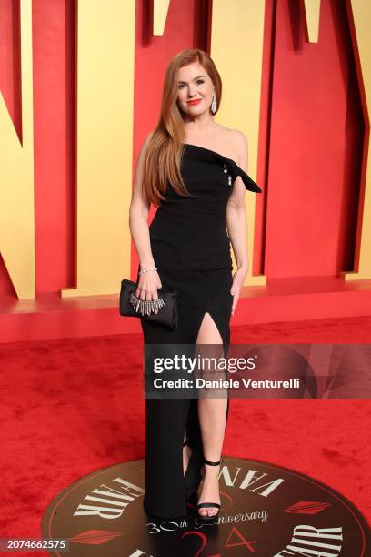 Isla Fisher attends the 2024 Vanity Fair Oscar Party Hosted By Radhika Jonesat Wallis Annenberg Center for the Performing Arts on March 10, 2024 in...