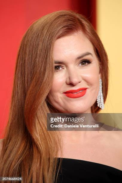 Isla Fisher attends the 2024 Vanity Fair Oscar Party Hosted By Radhika Jones at Wallis Annenberg Center for the Performing Arts on March 10, 2024 in...