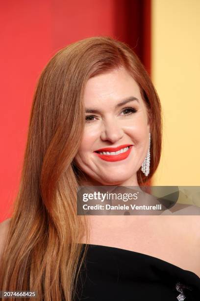 Isla Fisher attends the 2024 Vanity Fair Oscar Party Hosted By Radhika Jones at Wallis Annenberg Center for the Performing Arts on March 10, 2024 in...