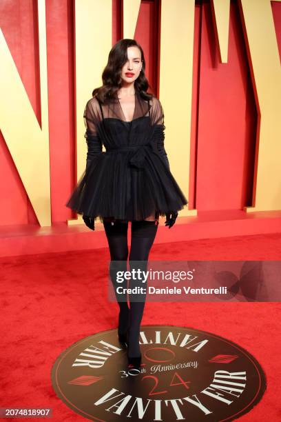 Irina Shayk attends the 2024 Vanity Fair Oscar Party Hosted By Radhika Jones at Wallis Annenberg Center for the Performing Arts on March 10, 2024 in...