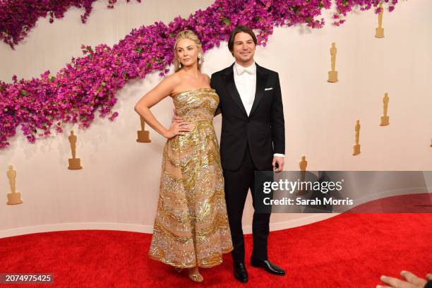 Tamsin Egerton and Josh Hartnett attend the 96th Annual Academy Awards on March 10, 2024 in Hollywood, California.