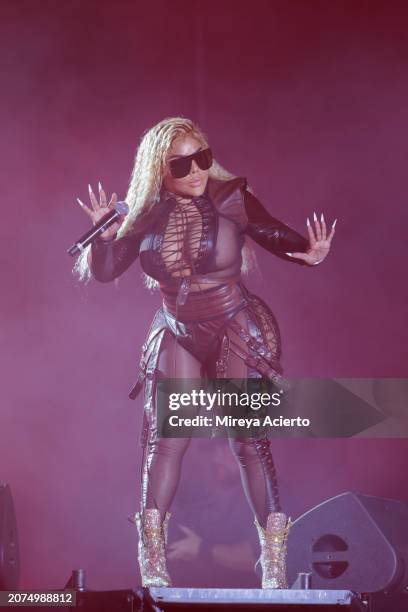 Litte Kim Rapper 2,124 Rapper Lil Kim Photos & High Res Pictures - Getty Images
