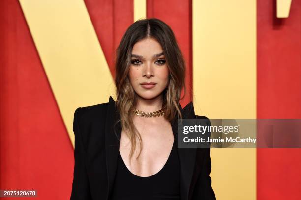 Hailee Steinfeld attends the 2024 Vanity Fair Oscar Party Hosted By Radhika Jones at Wallis Annenberg Center for the Performing Arts on March 10,...