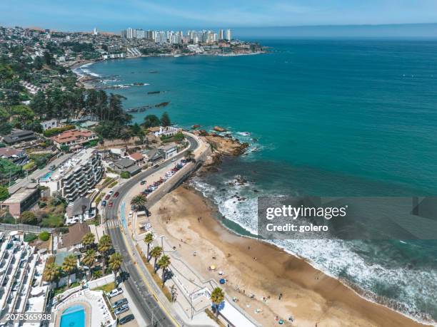 drone view on the pacific coast in concon-chile - valparaíso città del cile foto e immagini stock