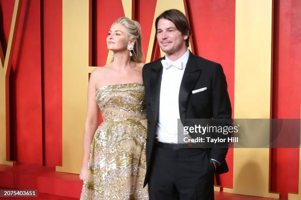 Tamsin Egerton and Josh Hartnett attend the 2024 Vanity Fair Oscar Party hosted by Radhika Jones at Wallis Annenberg Center for the Performing Arts...