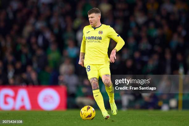 Alberto Moreno of Villarreal CF in action during the LaLiga EA Sports match between Real Betis and Villarreal CF at Estadio Benito Villamarin on...