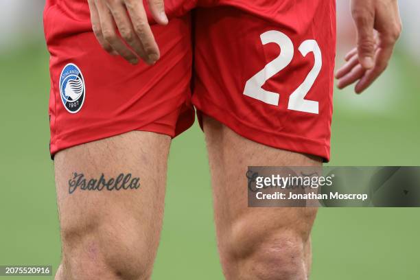 The names Isabella and Ermanno tattooed on the thighs of Matteo Ruggieri of Atalanta during the warm up prior to the Serie A TIM match between...
