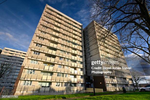 blocks of flats in north london - office block exterior stock pictures, royalty-free photos & images
