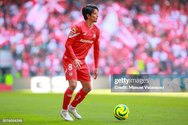 Carlos Orrantia of Toluca controls the ball during the 8th round match between Toluca and Tijuana as part of Torneo Clausura 2024 Liga MX at Nemesio...
