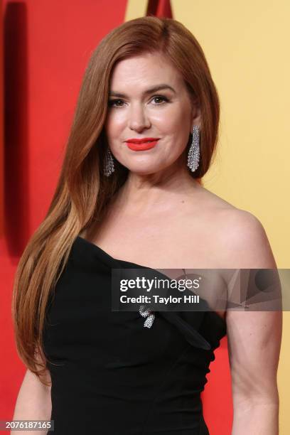 Isla Fisher attends the 2024 Vanity Fair Oscar Party hosted by Radhika Jones at Wallis Annenberg Center for the Performing Arts on March 10, 2024 in...