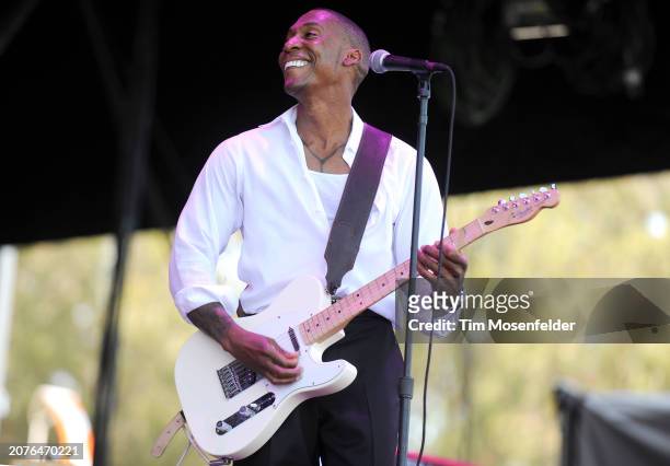 Rafael Saadiq performs during the Outside Lands Music & Arts festival at the Polo Fields in Golden Gate Park on August 29, 2009 in San Francisco,...