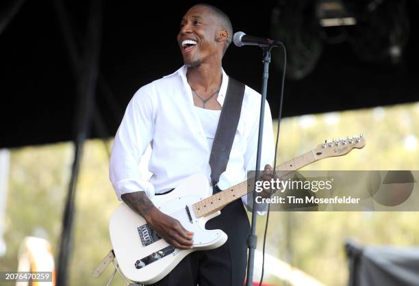 Rafael Saadiq performs during the Outside Lands Music & Arts festival at the Polo Fields in Golden Gate Park on August 29, 2009 in San Francisco,...
