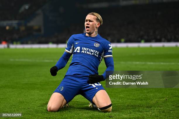 Mykhaylo Mudryk of Chelsea celebrates scoring his team's third goal during the Premier League match between Chelsea FC and Newcastle United at...