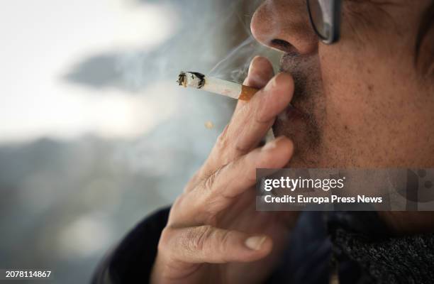 Person smoking. On March 12 in Seville . The Minister of Health and Consumer Affairs, Catalina Garcia, expects that the measures proposed in the...